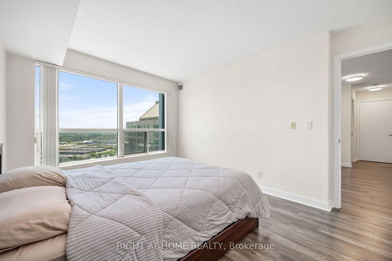 Preview image for 36 Lee Centre Dr #2507, Toronto