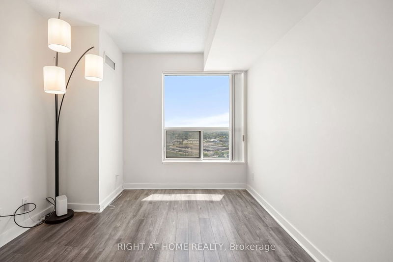 Preview image for 36 Lee Centre Dr #2507, Toronto