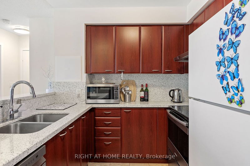 Preview image for 36 Lee Centre Dr #2507, Toronto