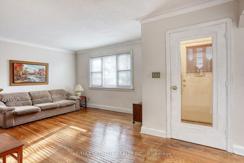 Preview image for 30 Dorine Cres, Toronto