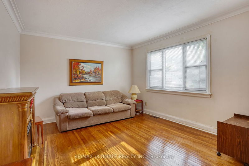 Preview image for 30 Dorine Cres, Toronto
