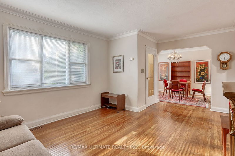 Preview image for 30 Dorine Cres, Toronto