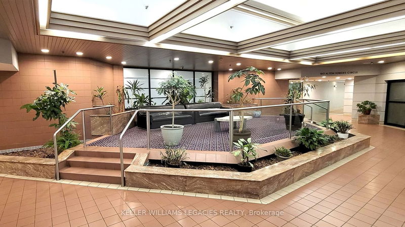 Preview image for 160 Alton Towers Circ #1409, Toronto