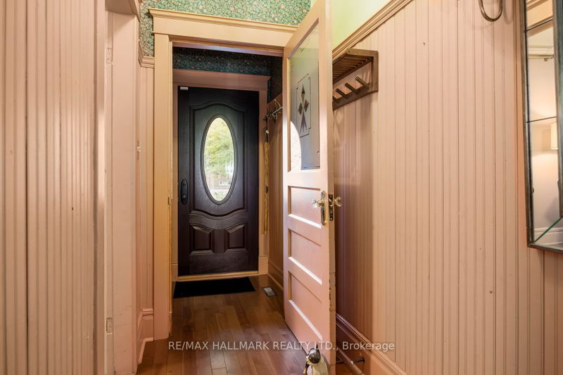 Preview image for 168 Curzon St, Toronto