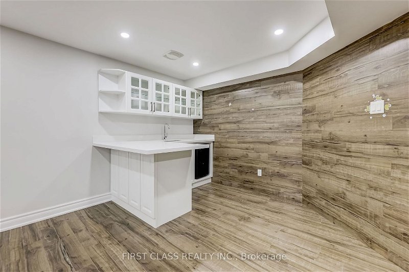 Preview image for 9 Holmbush Cres, Toronto