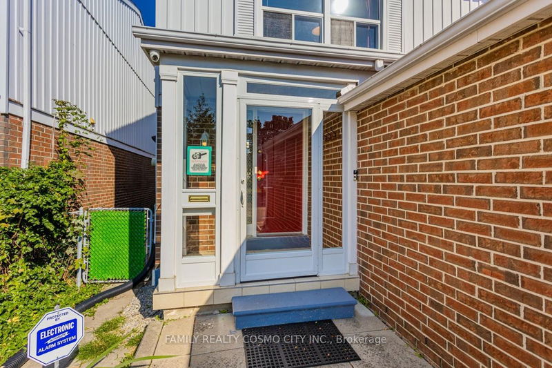 Preview image for 208 Wintermute Blvd, Toronto