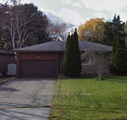 Preview image for 740 Meadowvale Rd, Toronto