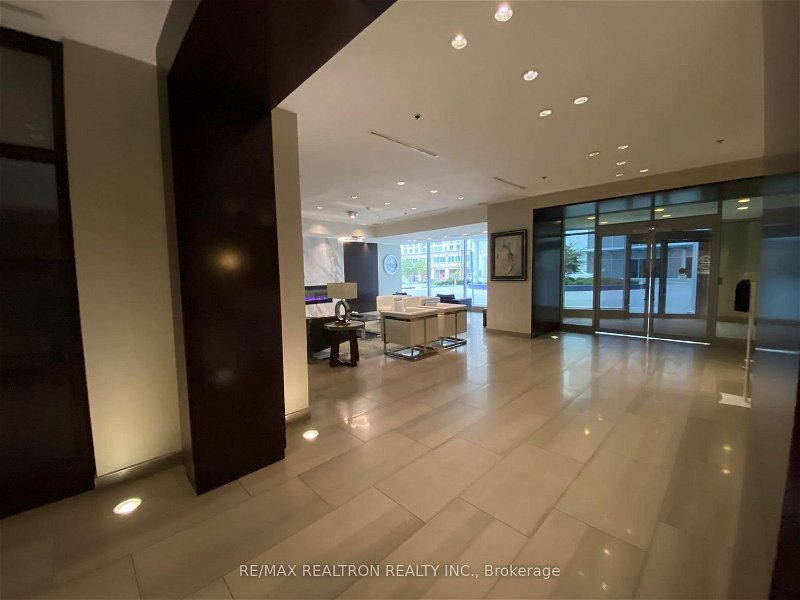 Preview image for 38 Lee Centre Dr #606, Toronto