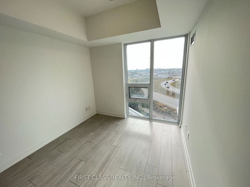 Preview image for 2033 Kennedy Rd #722, Toronto