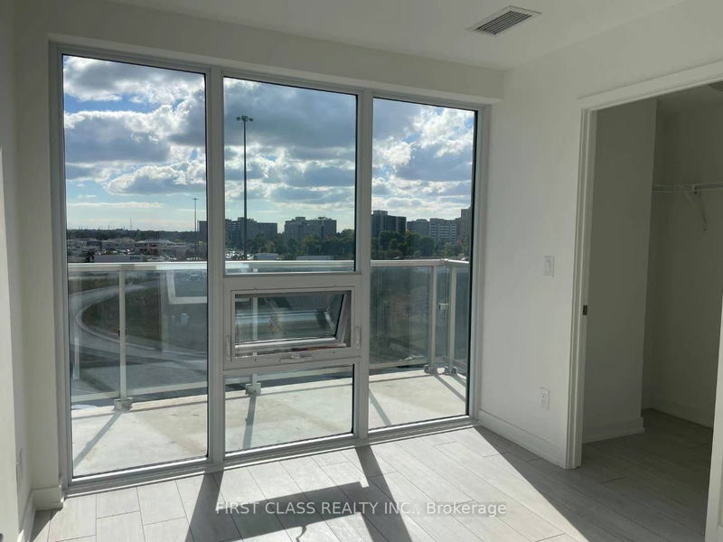 Preview image for 2033 Kennedy Rd #722, Toronto
