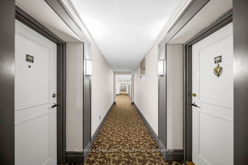 Preview image for 90 Ling Rd #901, Toronto