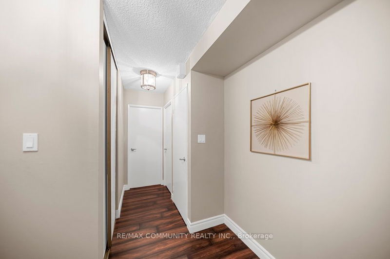 Preview image for 90 Ling Rd #901, Toronto