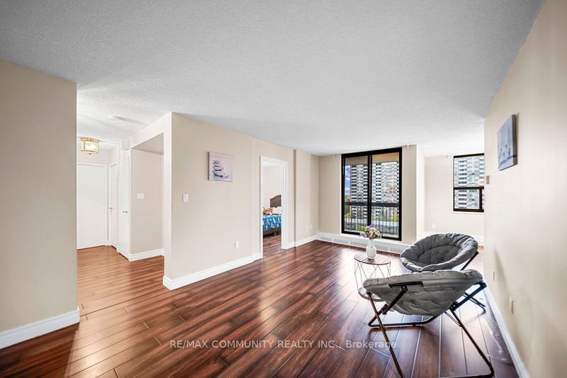 Preview image for 90 Ling Rd #901, Toronto