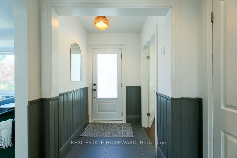 Preview image for 34 Queensgrove Rd, Toronto