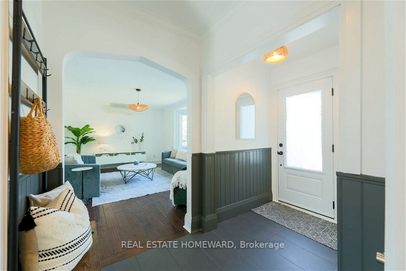 Preview image for 34 Queensgrove Rd, Toronto