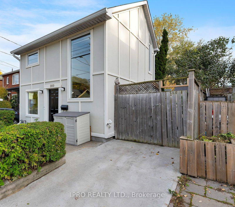 Preview image for 289 Lumsden Ave, Toronto