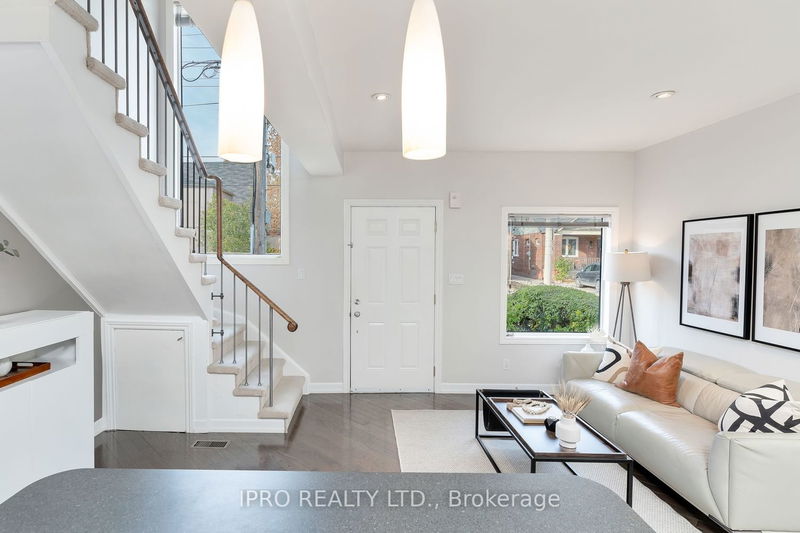 Preview image for 289 Lumsden Ave, Toronto