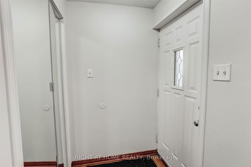 Preview image for 130 Ling Rd #52, Toronto