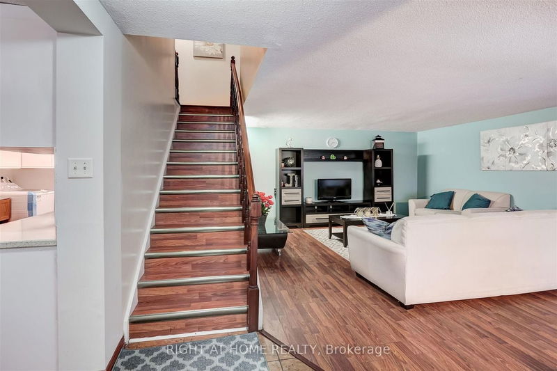 Preview image for 130 Ling Rd #52, Toronto