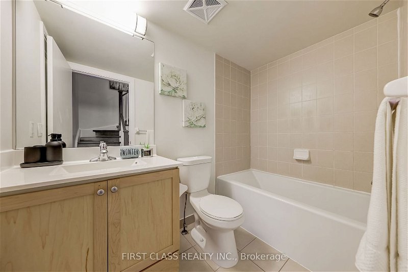 Preview image for 295 Village Green Sq #60, Toronto