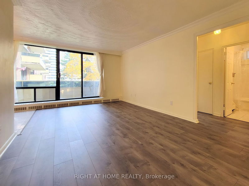 Preview image for 921 Midland Ave #301, Toronto