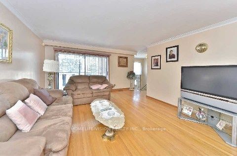 Preview image for 53 Bakerton Dr, Toronto