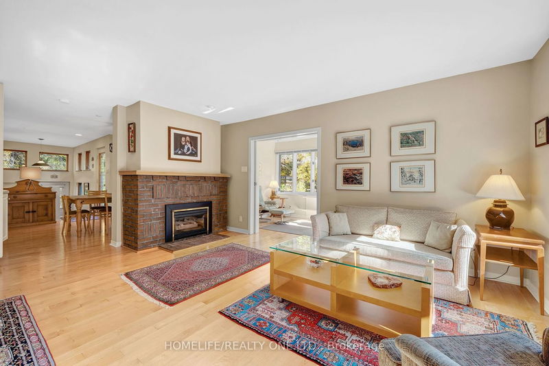 Preview image for 293 Beechgrove Dr, Toronto