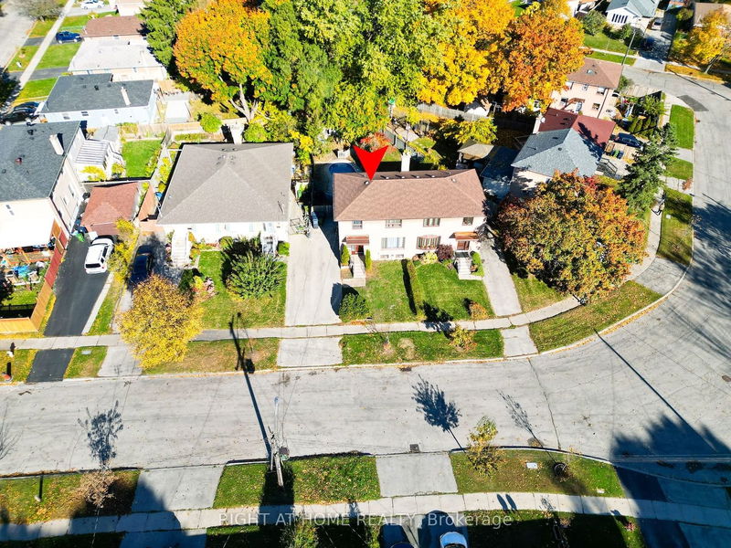 Preview image for 36 Pixley Cres, Toronto