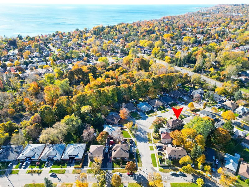 Preview image for 36 Pixley Cres, Toronto