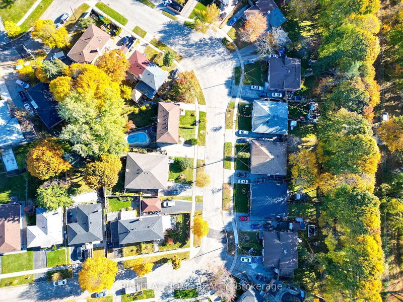 Preview image for 36 Pixley Cres, Toronto