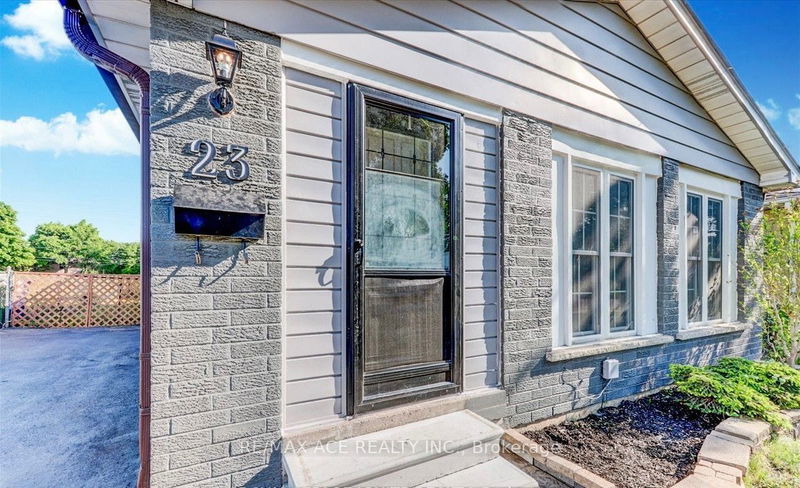Preview image for 23 Gemshaw Cres, Toronto