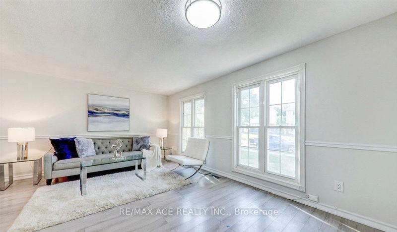 Preview image for 23 Gemshaw Cres, Toronto