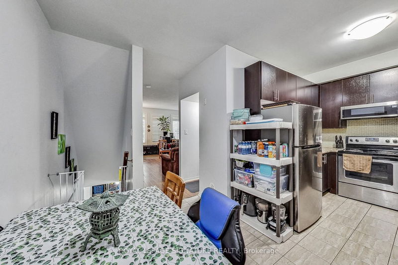Preview image for 397 Beechgrove Dr #65, Toronto