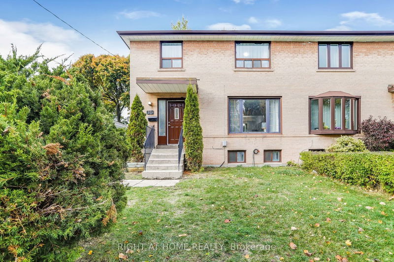 Preview image for 36 Pixley Cres, Toronto