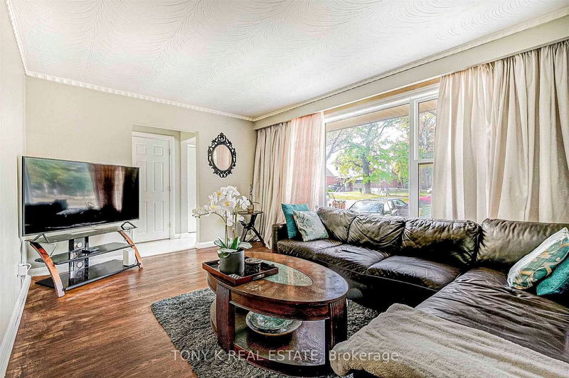 Preview image for 1193 Pharmacy Ave, Toronto