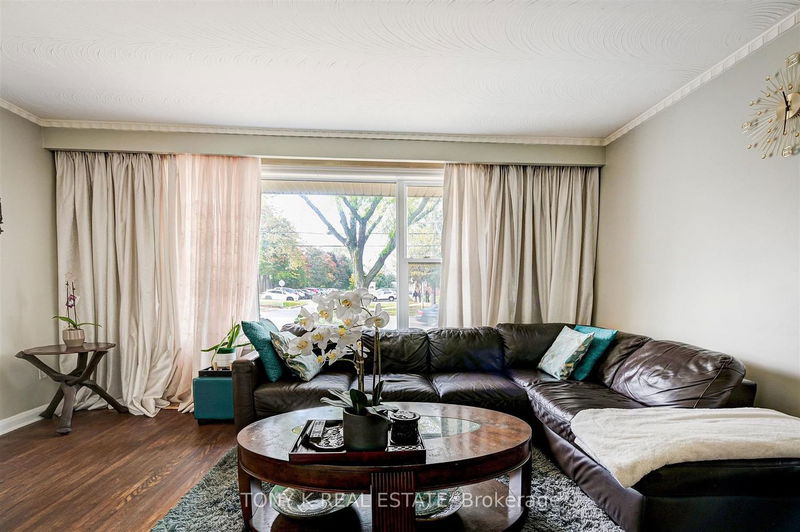 Preview image for 1193 Pharmacy Ave, Toronto