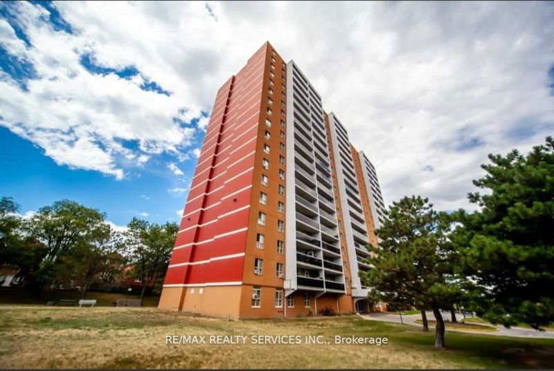 Preview image for 270 Palmdale Dr #902, Toronto