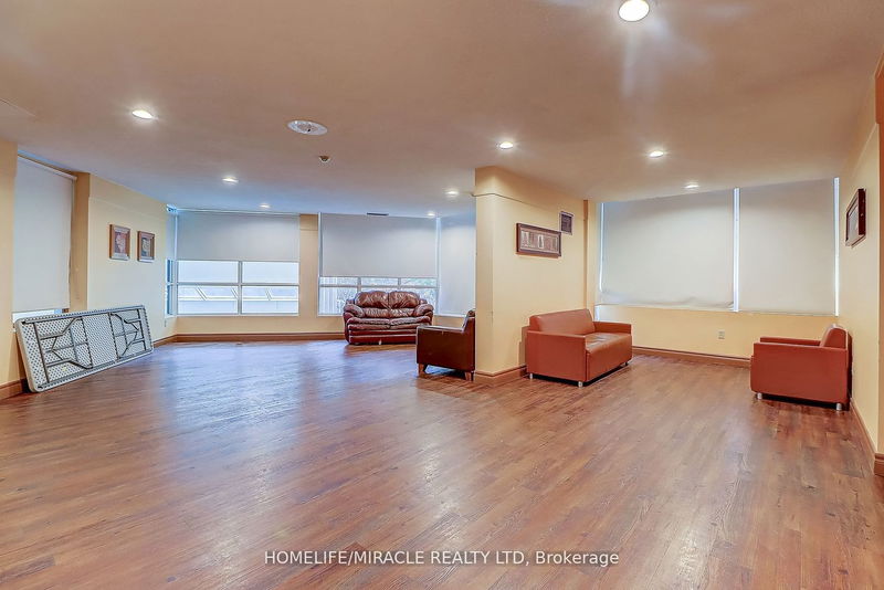 Preview image for 3050 Ellesmere Rd #810, Toronto