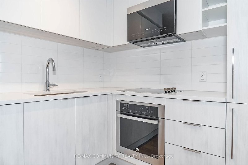 Preview image for 2033 Kennedy Rd #319, Toronto