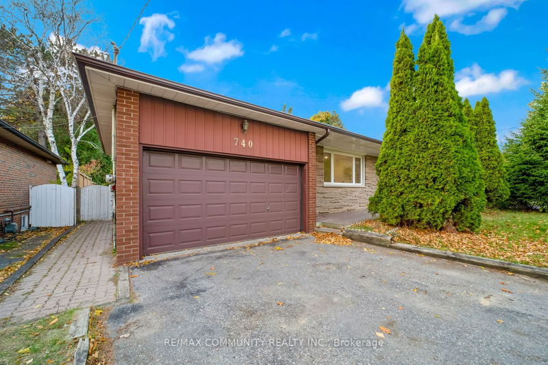 Preview image for 740 Meadowvale Rd, Toronto