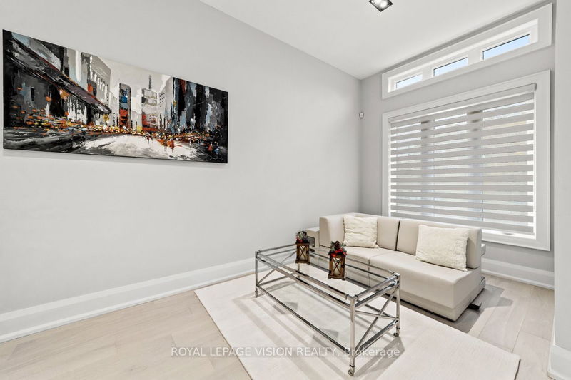 Preview image for 33 Marilyn Cres, Toronto