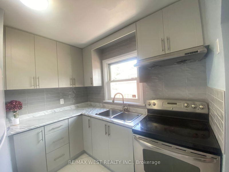 Preview image for 16 Seminole Ave, Toronto