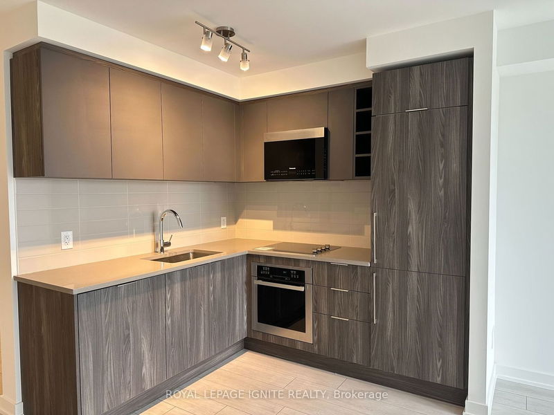 Preview image for 2033 Kennedy Rd #715, Toronto