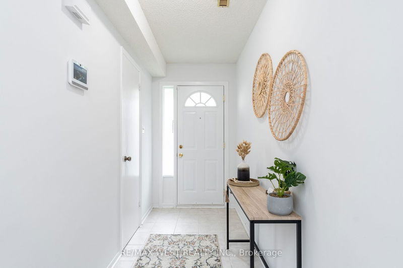Preview image for 15 Guildwood Pkwy #16, Toronto