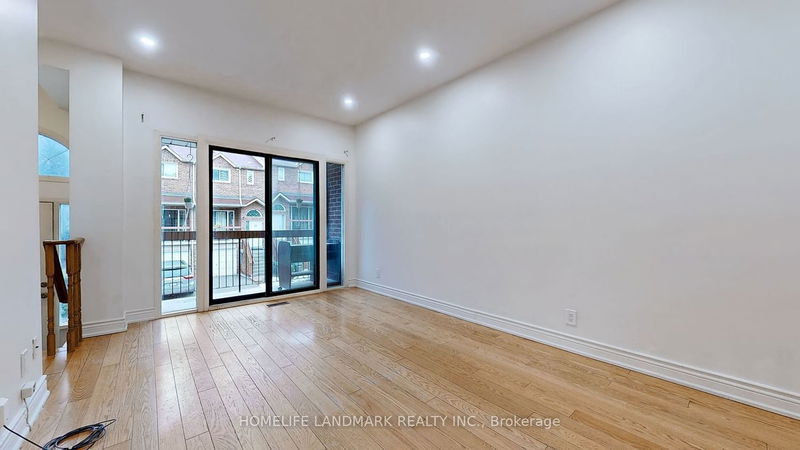 Preview image for 10 Reidmount Ave #7, Toronto