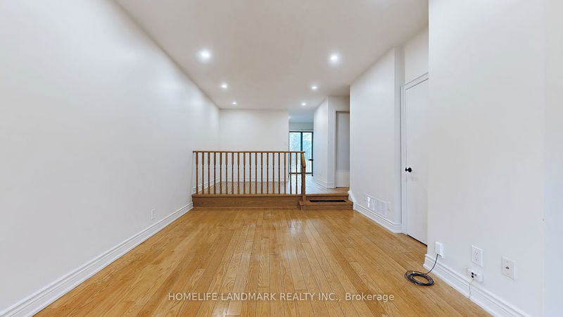 Preview image for 10 Reidmount Ave #7, Toronto