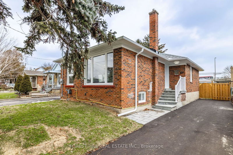 Preview image for 69 Lynvalley Cres, Toronto