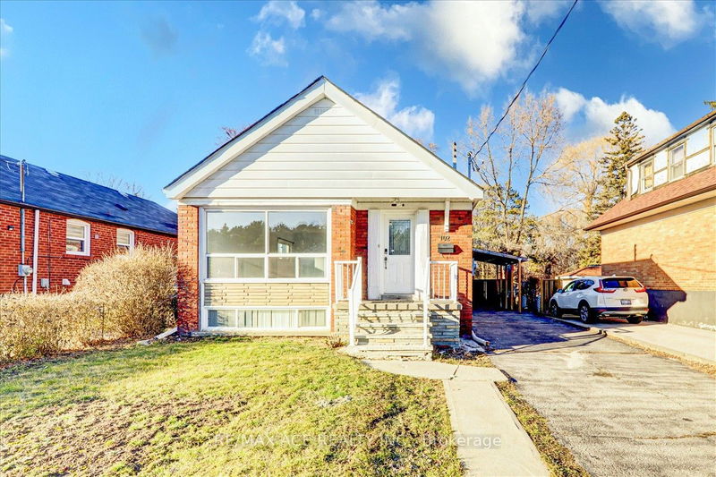 Preview image for 102 Foxridge Dr, Toronto