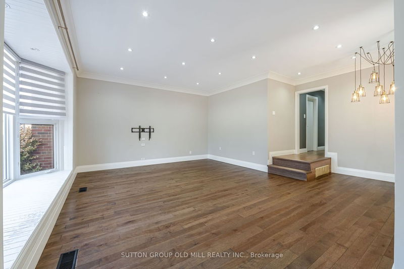 Preview image for 25 Gaiety Dr, Toronto