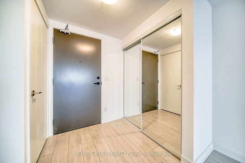 Preview image for 2033 Kennedy Rd #722, Toronto